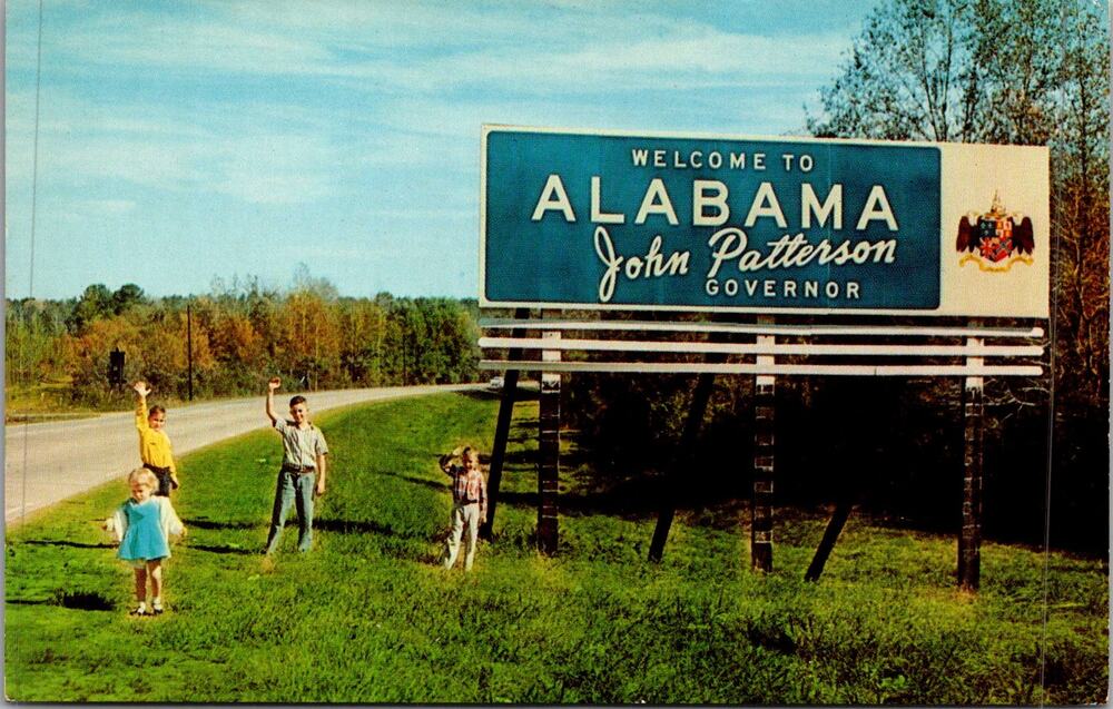 Greetings From Alabama Children Waving Near Signboard Vintage Postcard SP17-27